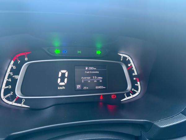  KIA SONET 1,5 LUX – 2022 | TRẮNG TRẺ TRUNG