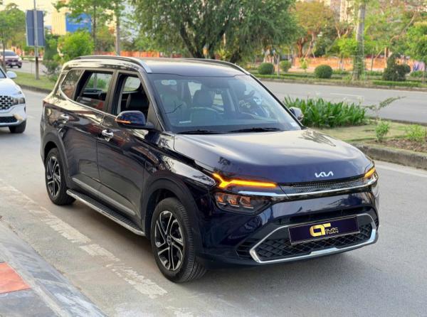 KIA CARENS 1.5 LUXURY – 2025 | XANH CÁ TÍNH