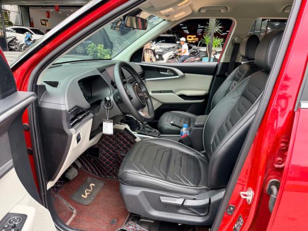 KIA CARENS LUXURY – 2023 | MÀU ĐỎ – RỘNG RÃI, TIỆN NGHI CHO GIA ĐÌNH 