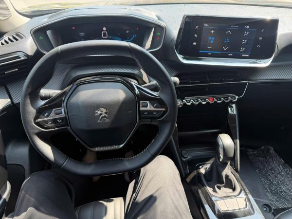 PEUGEOT 2008 2021 | 1.2 GTLine | ĐEN