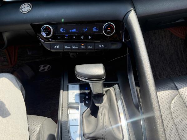  HYUNDAI ELANTRA 2.0 AT CAO CẤP – 2023 | MÀU TRẮNG 
