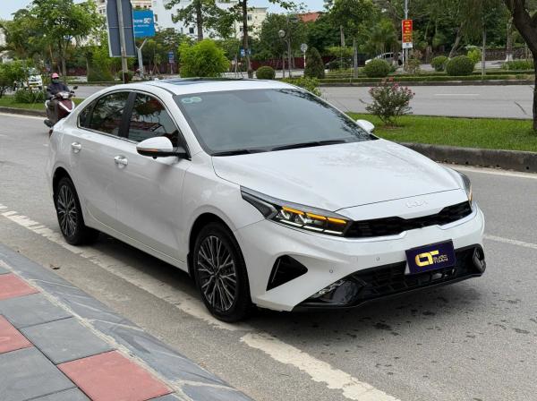 KIA K3 2.0 Premium – 2022 | MÀU TRẮNG THỜI THƯỢNG – SANG TRỌNG, THỂ THAO