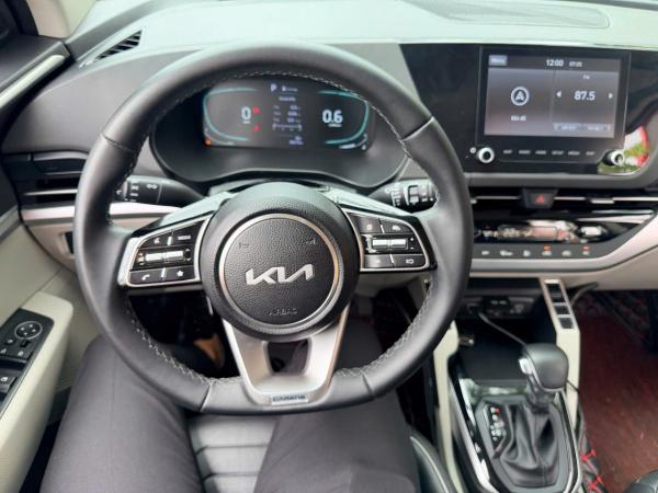 KIA CARENS LUXURY – 2023 | MÀU ĐỎ – RỘNG RÃI, TIỆN NGHI CHO GIA ĐÌNH 