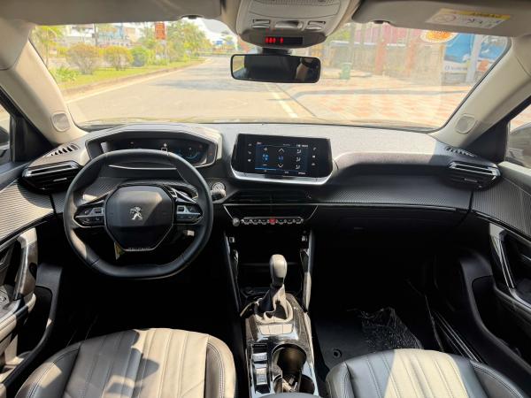 PEUGEOT 2008 2021 | 1.2 GTLine | ĐEN