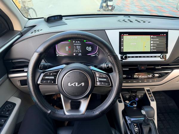 KIA CARENS 1.5 LUXURY – 2025 | XANH CÁ TÍNH