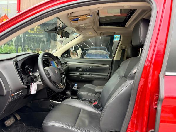 MITSUBISHI OUTLANDER 2.0 PRE – 2021 | ĐỎ NỔI BẬT