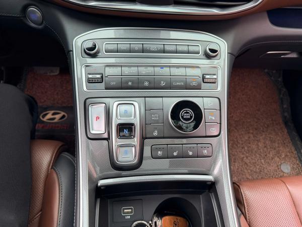HYUNDAI SANTAFE 2.5 CAO CẤP – Sản xuất năm 2021