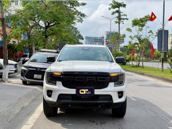 Ford Everest 2.0 Titamium – 1 cầu – 2024