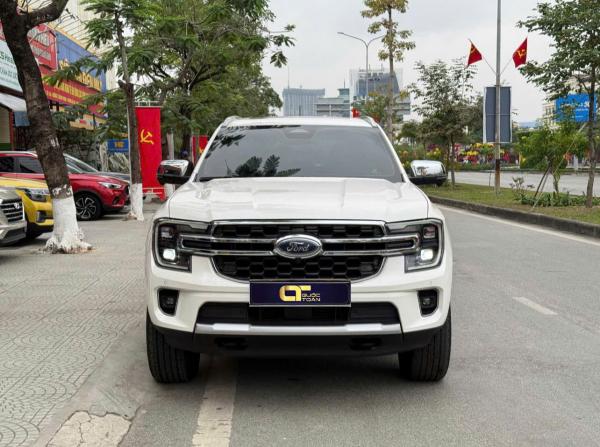 FORD EVEREST TITANIUM 2 CẦU – 2022 | MÀU TRẮNG 