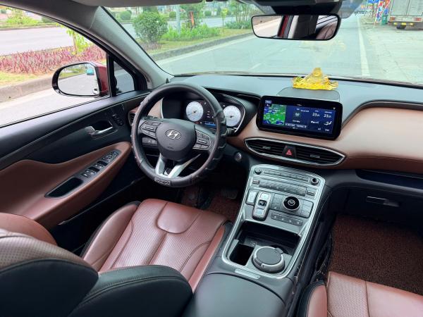 HYUNDAI SANTAFE 2.5 CAO CẤP – Sản xuất năm 2021