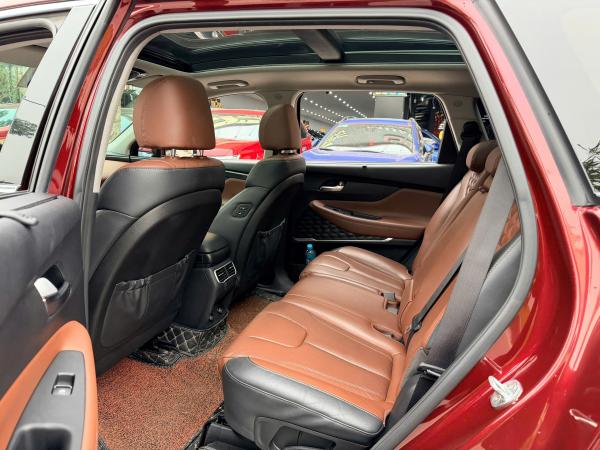 HYUNDAI SANTAFE 2.5 CAO CẤP – Sản xuất năm 2021