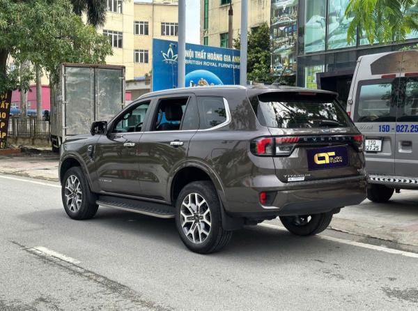 FORD EVEREST TITANIUM 2 CẦU – 2022 | MÀU XÁM – ĐẲNG CẤP, MẠNH MẼ
