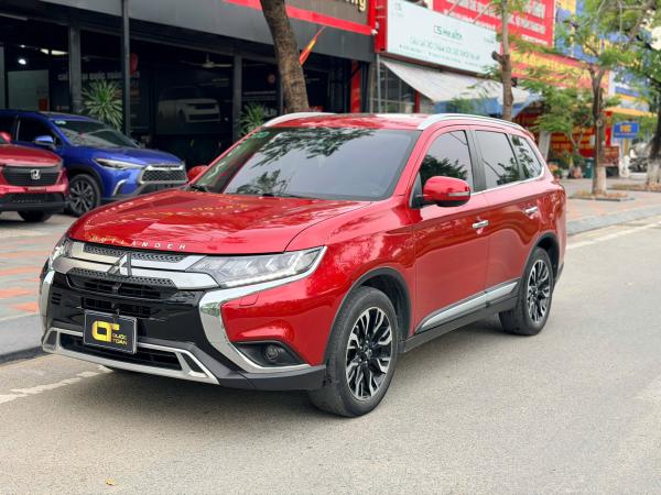 MITSUBISHI OUTLANDER 2.0 PRE – 2021 | ĐỎ NỔI BẬT