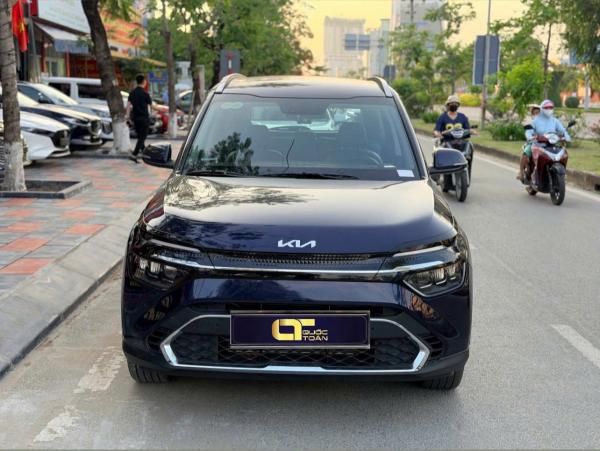 KIA CARENS 1.5 LUXURY – 2025 | XANH CÁ TÍNH