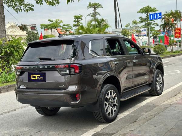 FORD EVEREST TITANIUM 2 CẦU – 2022 | MÀU XÁM – ĐẲNG CẤP, MẠNH MẼ