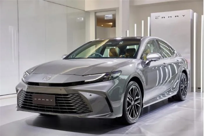 Toyota Camry 2025 chính thức 'trình làng'