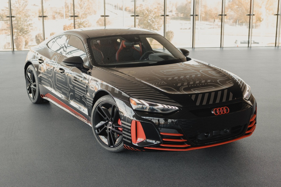 Audi RS e-tron GT bản đặc biệt - sản xuất giới hạn 75 chiếc