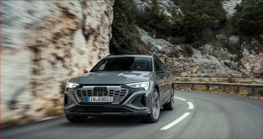 Audi Q8 e-tron 2024 ra mắt, giá bán dưới 75.000 USD